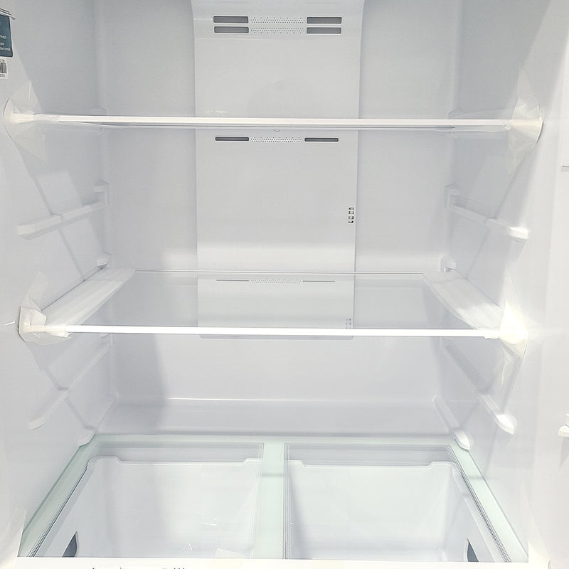 Open Box Hisense 30 in. 18.0cu ft. Top Mount Refrigerator with Recessed Handle MOD