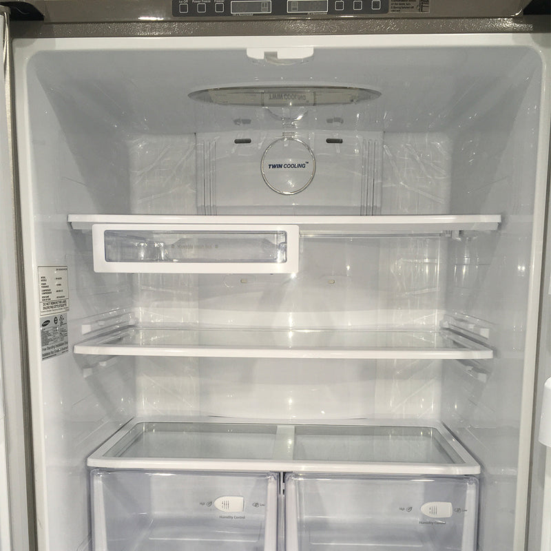 Samsung Refrigerator Model No. RF197ACRS