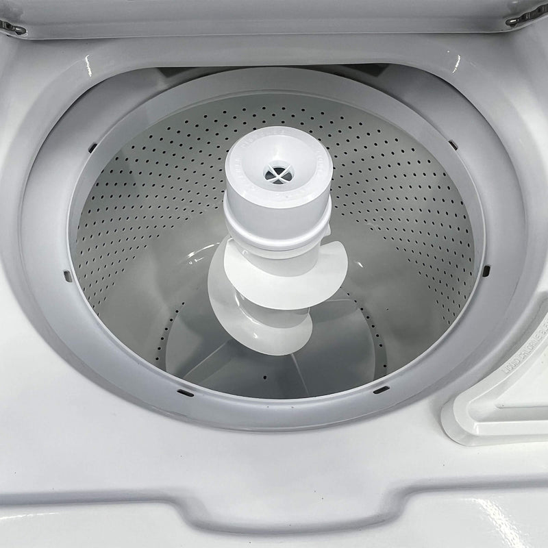 Gas Whirlpool 27" Laundry Center Model No. WGT3300XQ2